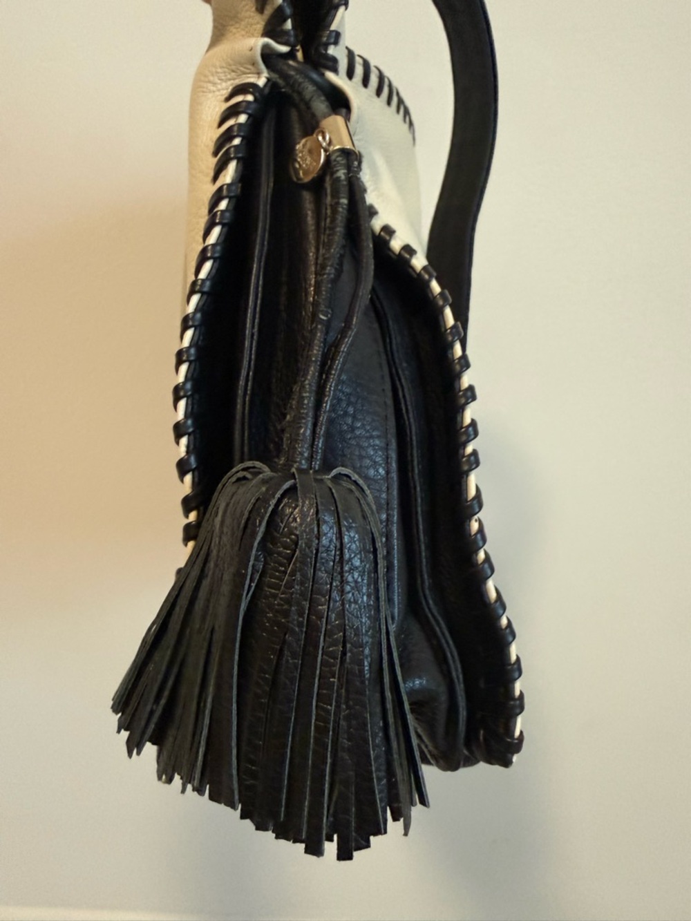 Vintage Loewe Flamenco Cream Pebbled Leather Drawstring Bag with Black Trim - Picture 8 of 9